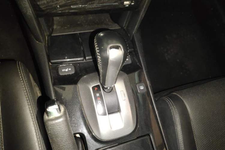 Used Honda Accord 2013 2.4L SE Gear Lever