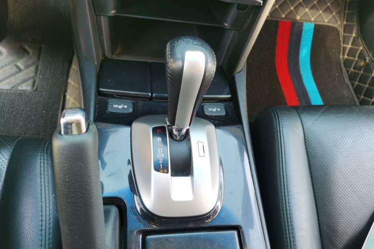 Used Honda Accord 2013 2.0L SE Gear Lever
