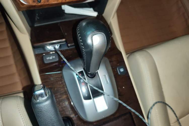 Used Honda Accord 2013 2.4L SE Gear Lever