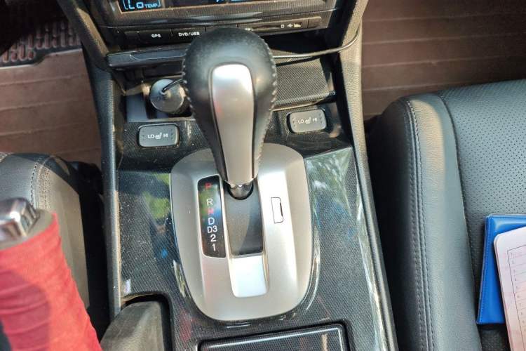 Used Honda Accord 2013 2.0L SE Gear Lever