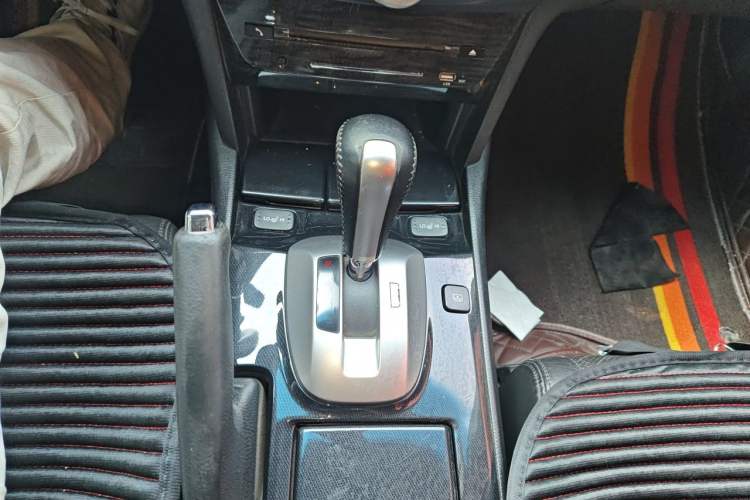 Used Honda Accord 2013 2.4L SE Gear Lever