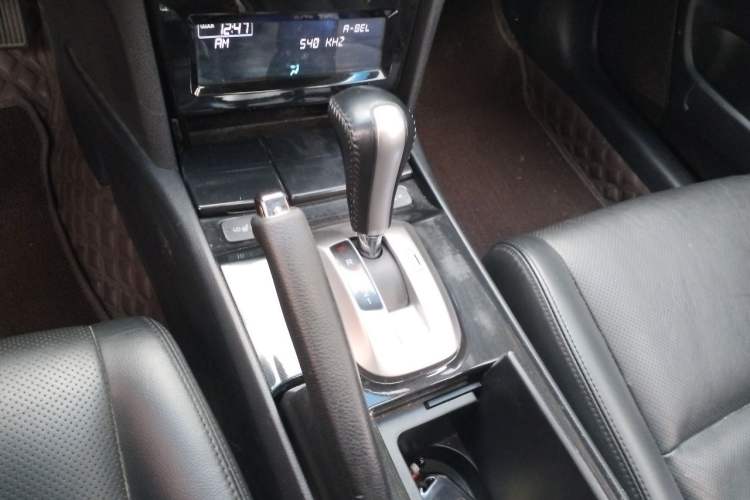 Used Honda Accord 2013 2.0L SE Gear Lever