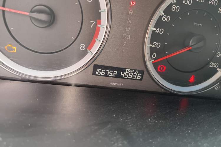 Used Honda Accord 2013 2.0L SE Odometer Close Up