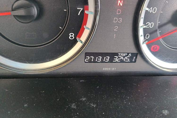 Used Honda Accord 2013 2.0L LX Odometer Close Up
