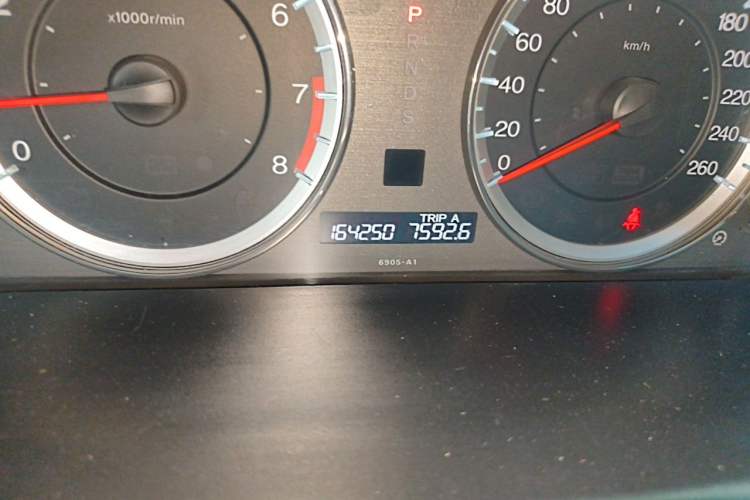 Used Honda Accord 2013 2.4L SE Odometer Close Up