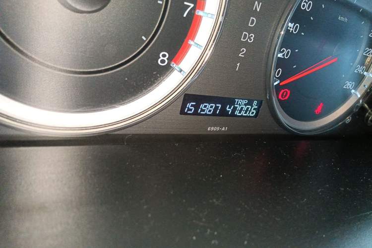 Used Honda Accord 2013 2.0L LX Odometer Close Up