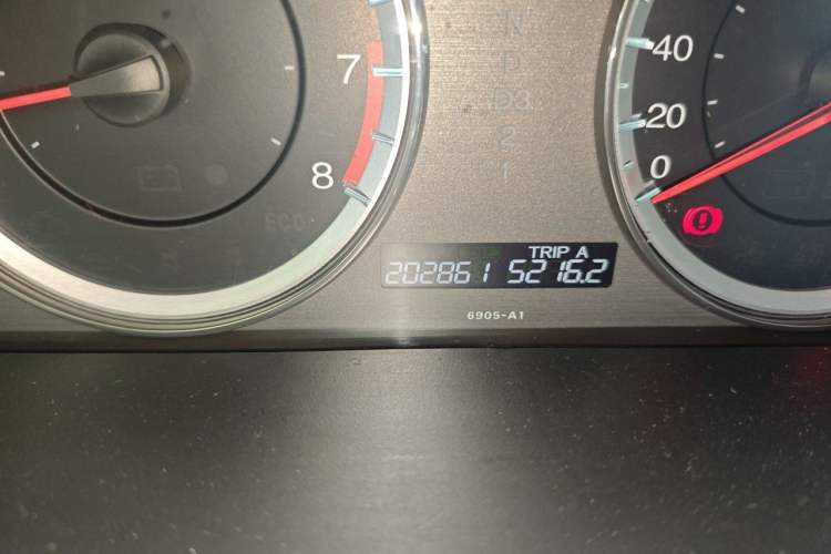Used Honda Accord 2013 2.0L LX Odometer Close Up
