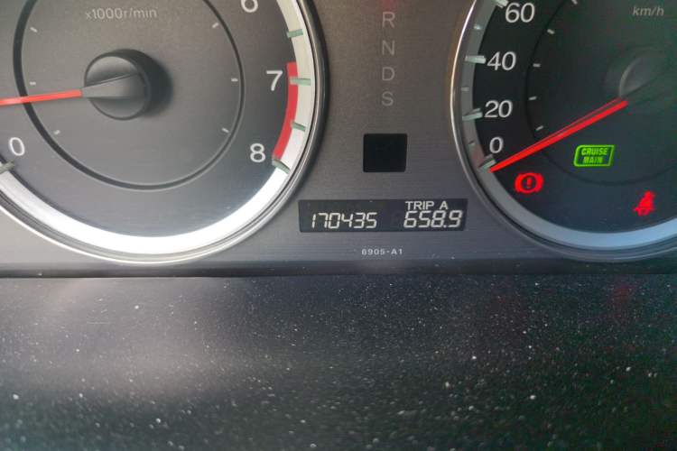 Used Honda Accord 2013 2.4L LX Odometer Close Up