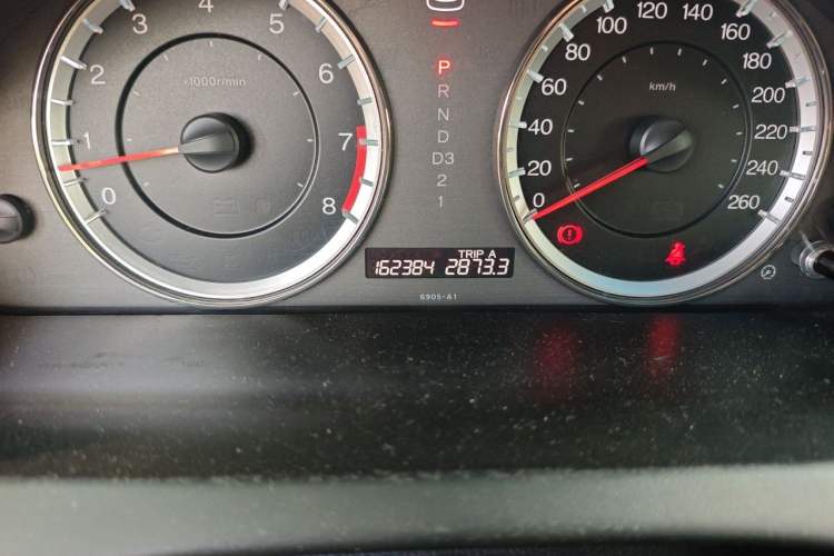Used Honda Accord 2013 2.0L SE Odometer Close Up