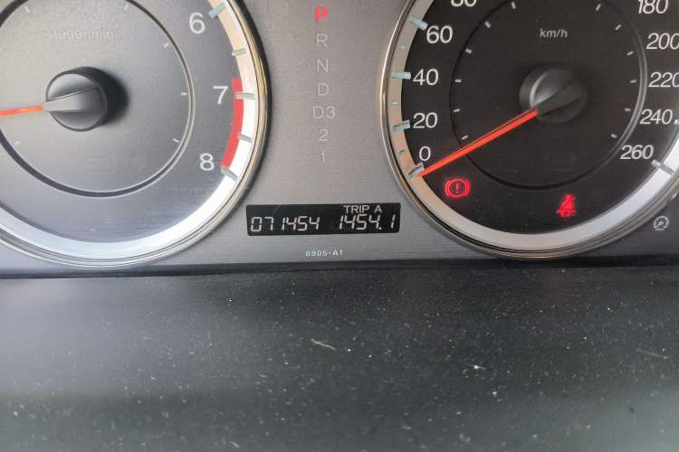 Used Honda Accord 2013 2.0L SE Odometer Close Up