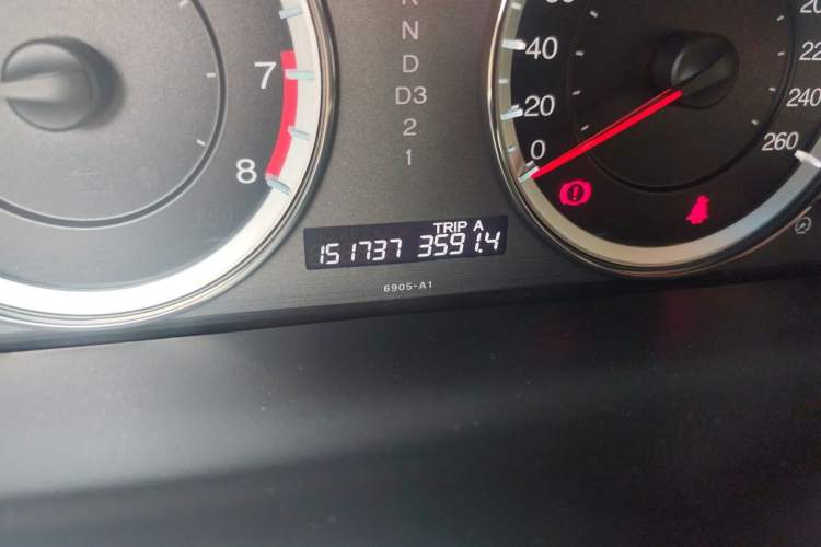 Used Honda Accord 2013 2.0L SE Odometer Close Up