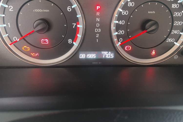 Used Honda Accord 2013 2.0L SE Odometer Close Up