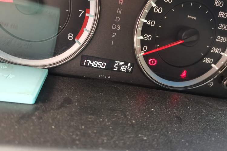 Used Honda Accord 2013 2.0L LX Odometer Close Up