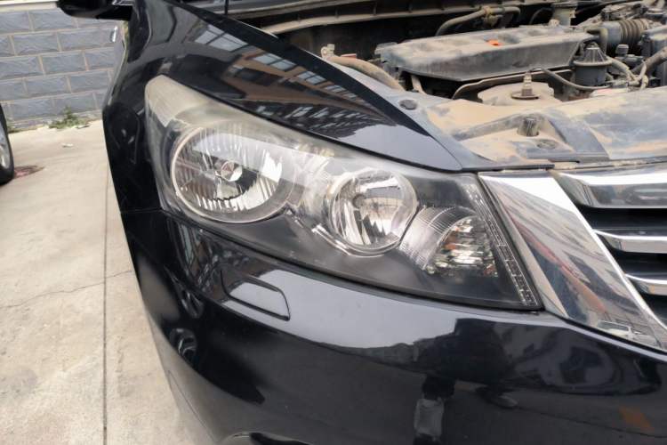 Used Honda Accord 2013 2.0L SE Right Front Headlight