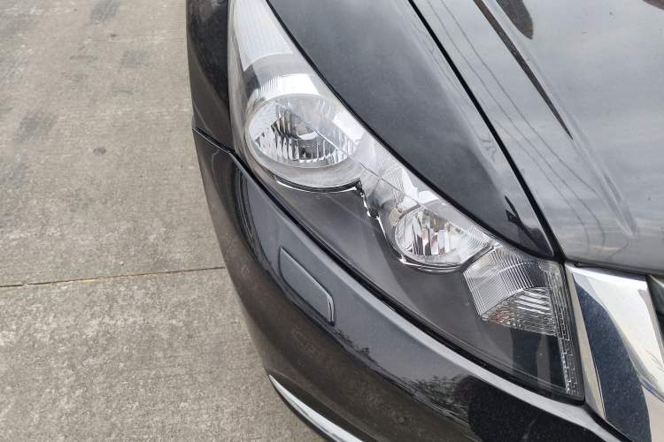 Used Honda Accord 2013 2.0L SE Right Front Headlight