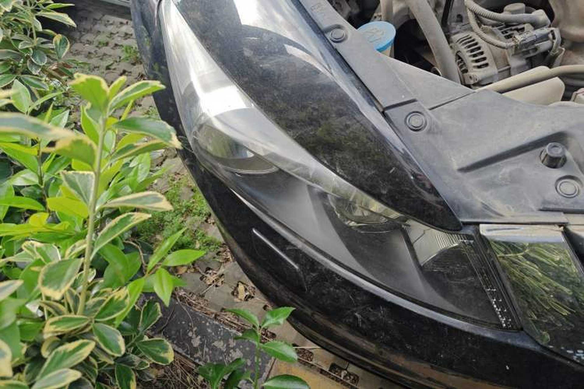 Used Honda Accord 2013 2.0L SE Right Front Headlight