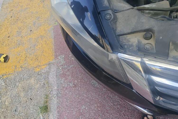 Used Honda Accord 2013 2.0L LX Right Front Headlight