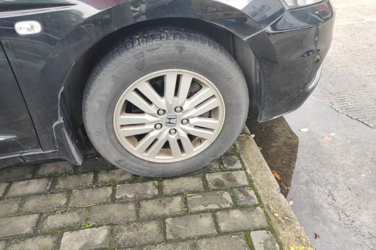Used Honda Accord 2013 2.0L SE Right Front Wheel Hub