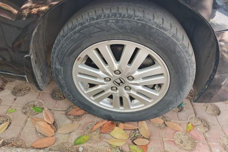 Used Honda Accord 2013 2.0L SE Right Front Wheel Hub