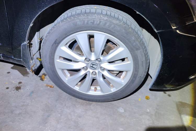 Used Honda Accord 2013 2.4L SE Right Front Wheel Hub