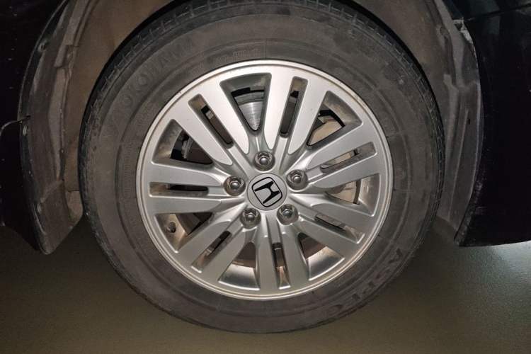 Used Honda Accord 2013 2.0L SE Right Front Wheel Hub