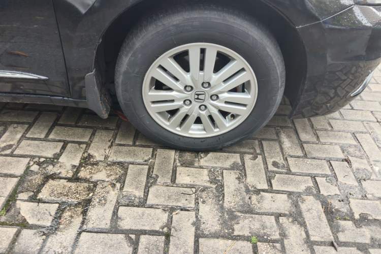 Used Honda Accord 2013 2.0L SE Right Front Wheel Hub