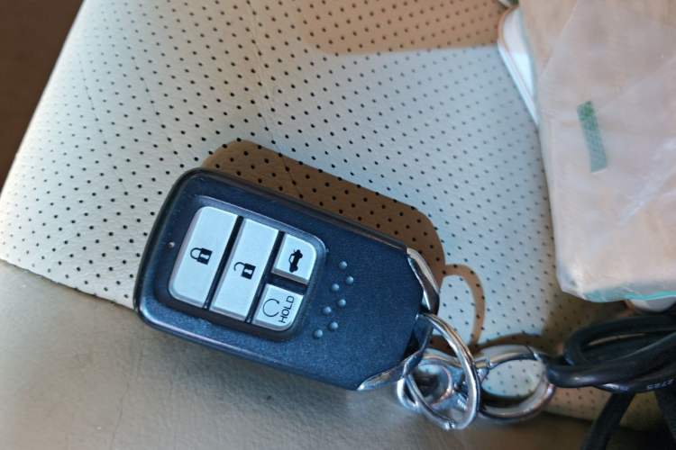 Used Honda Accord 2013 2.0L SE Vehicle Key