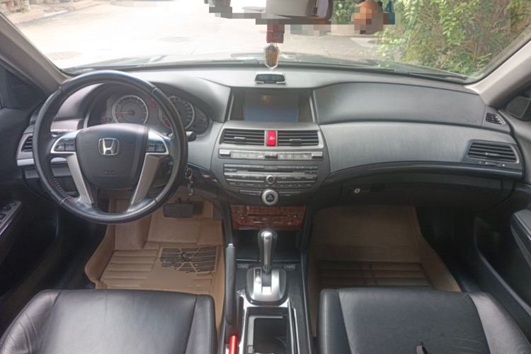 Used Honda Accord 2013 2.0L SE Center Console