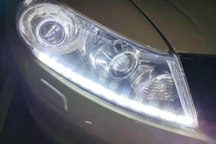 Used Honda Accord 2013 2.0L SE Right Front Headlight