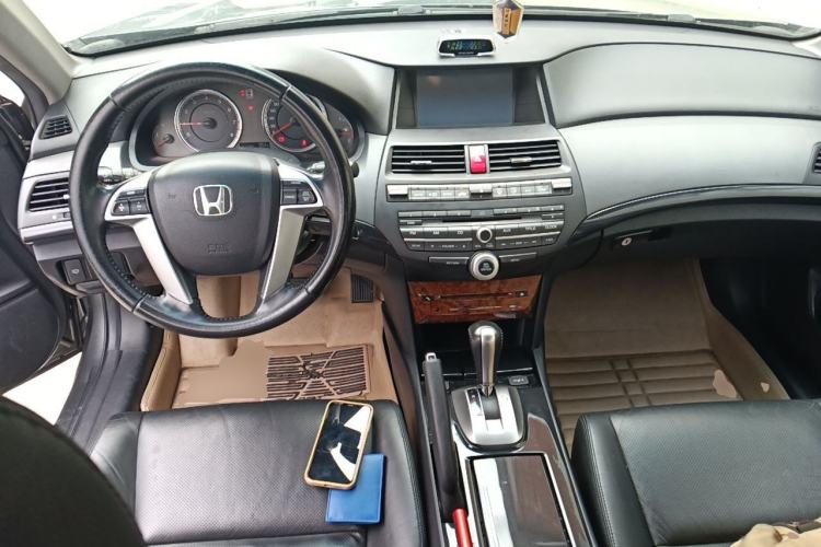 Used Honda Accord 2013 2.0L SE Center Console