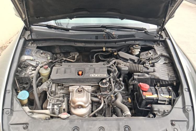 Used Honda Accord 2013 2.0L SE Engine Bay