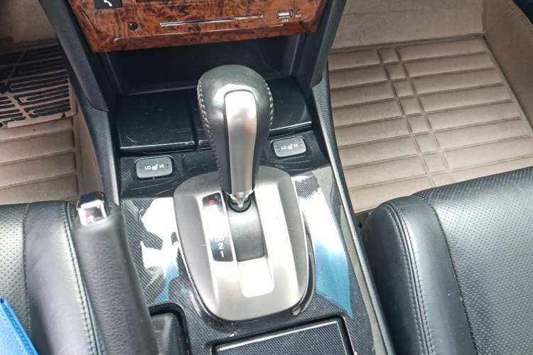 Used Honda Accord 2013 2.0L SE Gear Lever