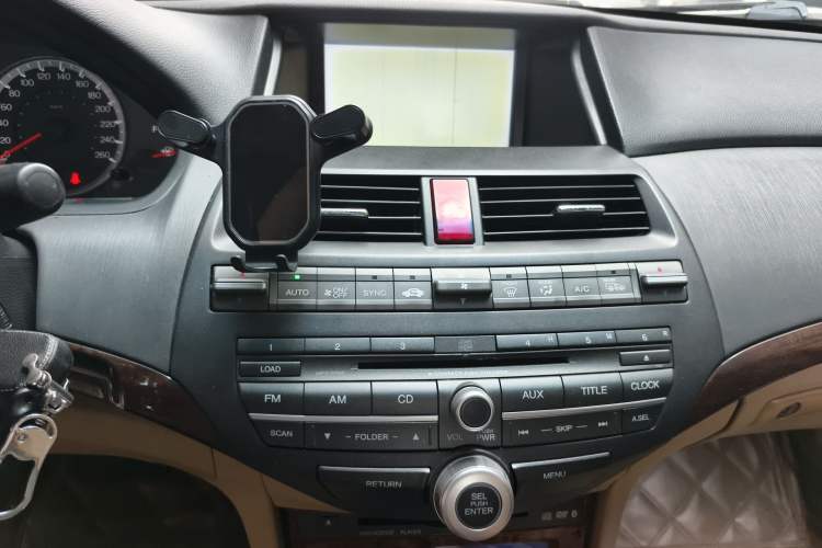 Used Honda Accord 2013 2.0L SE Audio And AC Panel