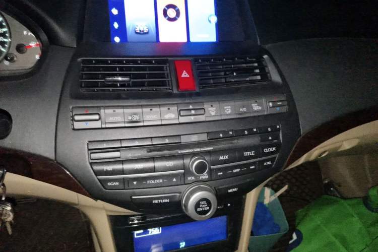 Used Honda Accord 2013 2.0L SE Audio And AC Panel