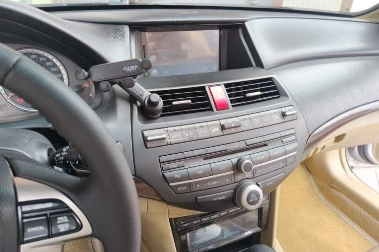 Used Honda Accord 2013 2.0L SE Audio And AC Panel