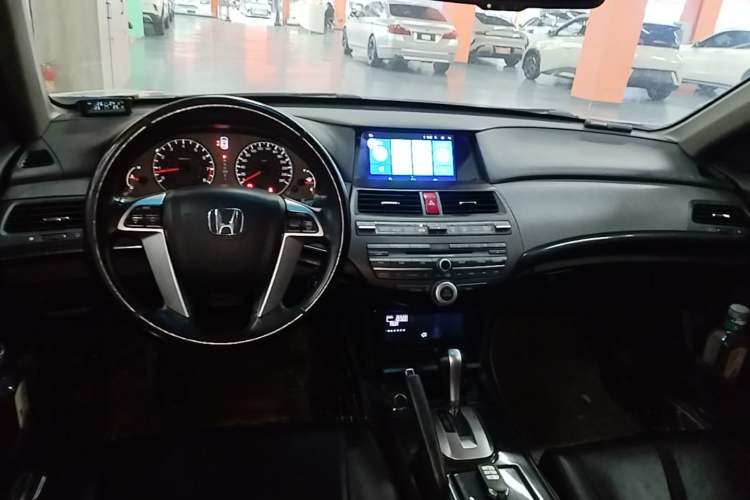 Used Honda Accord 2013 2.0L SE Center Console