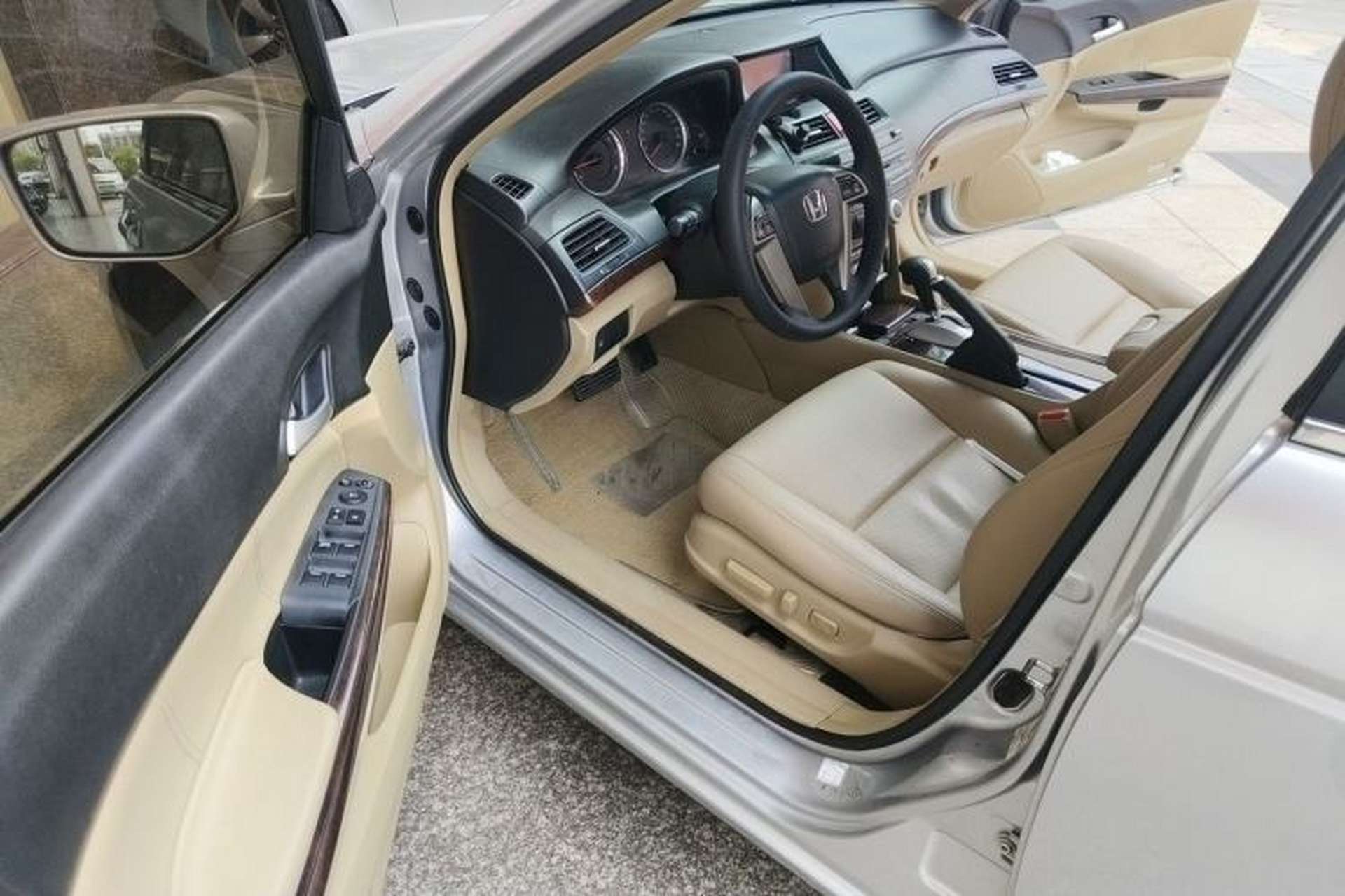 Used Honda Accord 2013 2.0L SE Driver Seat