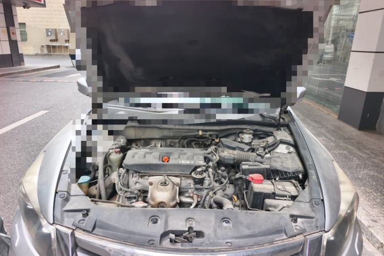 Used Honda Accord 2013 2.0L SE Engine Bay