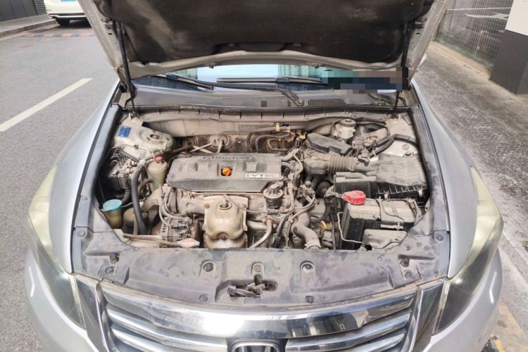 Used Honda Accord 2013 2.0L SE Engine Bay