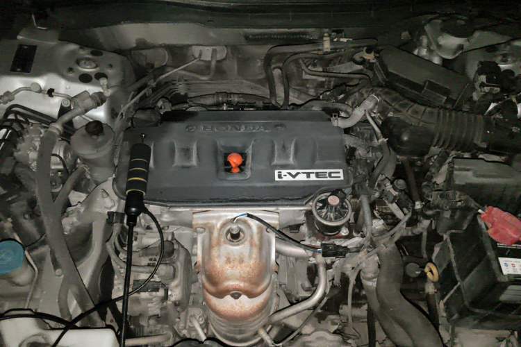 Used Honda Accord 2013 2.0L SE Engine Bay