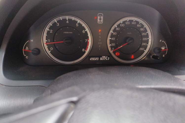 Used Honda Accord 2013 2.0L SE Odometer Close Up