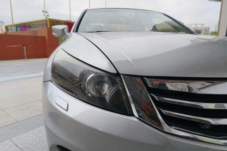 Used Honda Accord 2013 2.0L SE Right Front Headlight