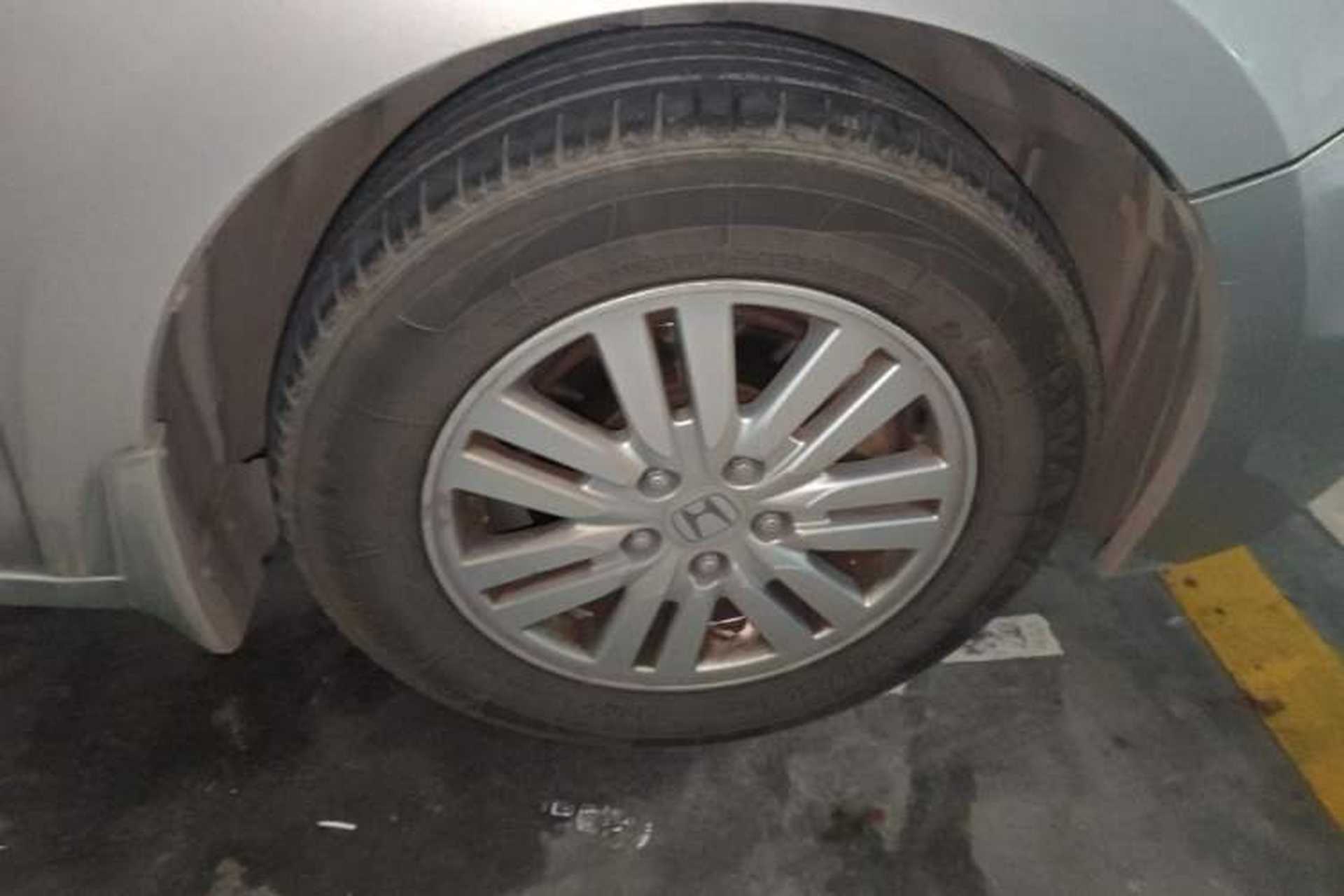 Used Honda Accord 2013 2.0L SE Right Front Wheel Hub
