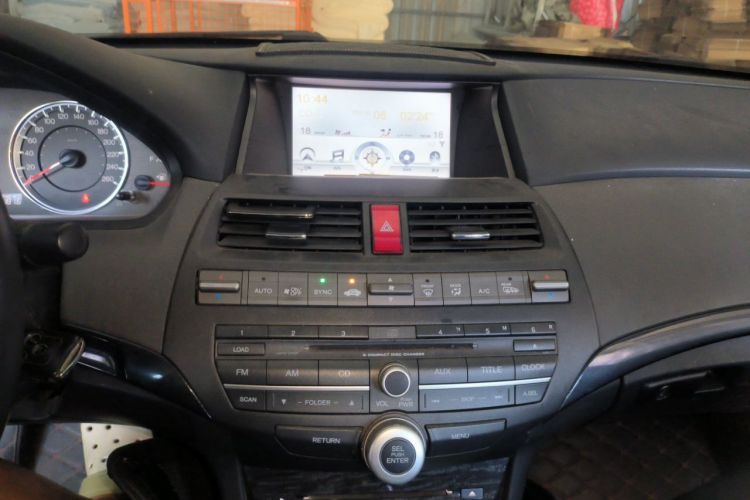 Used Honda Accord 2013 2.0L SE Audio And AC Panel