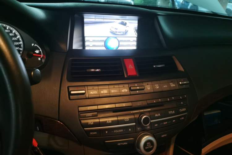 Used Honda Accord 2013 2.0L SE Audio And AC Panel