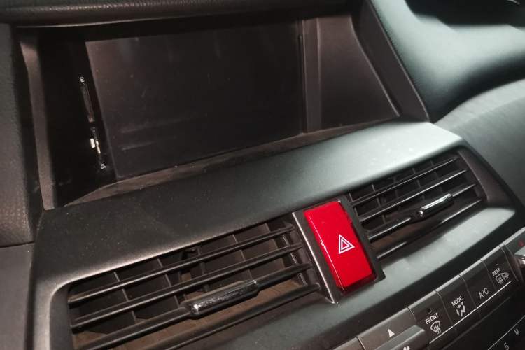 Used Honda Accord 2013 2.0L SE Audio And AC Panel