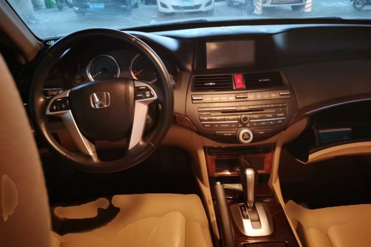 Used Honda Accord 2013 2.0L SE Center Console
