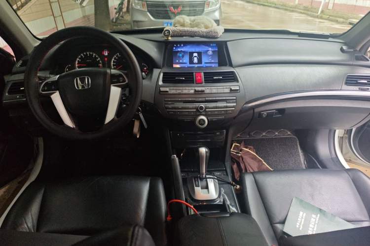 Used Honda Accord 2013 2.0L SE Center Console