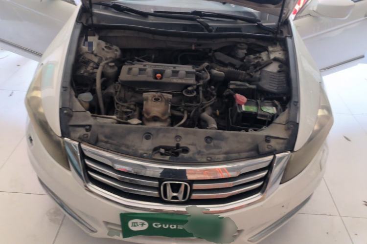Used Honda Accord 2013 2.0L SE Engine Bay