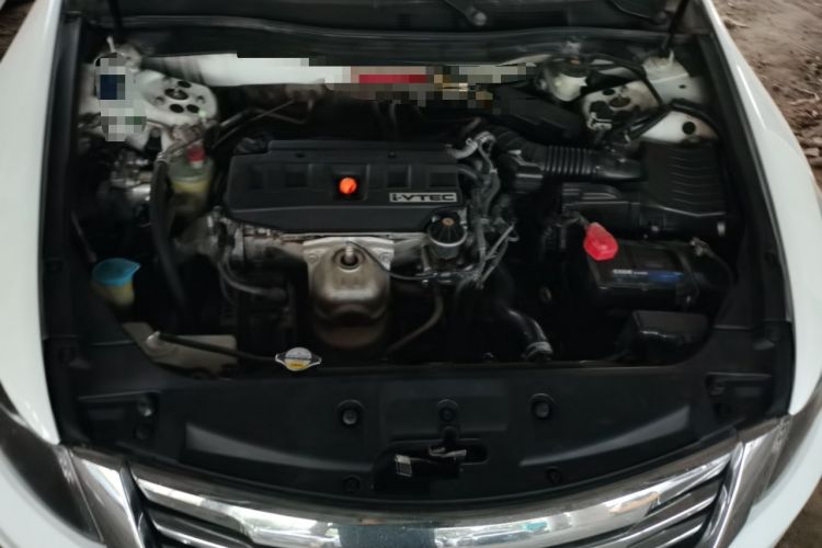 Used Honda Accord 2013 2.0L SE Engine Bay